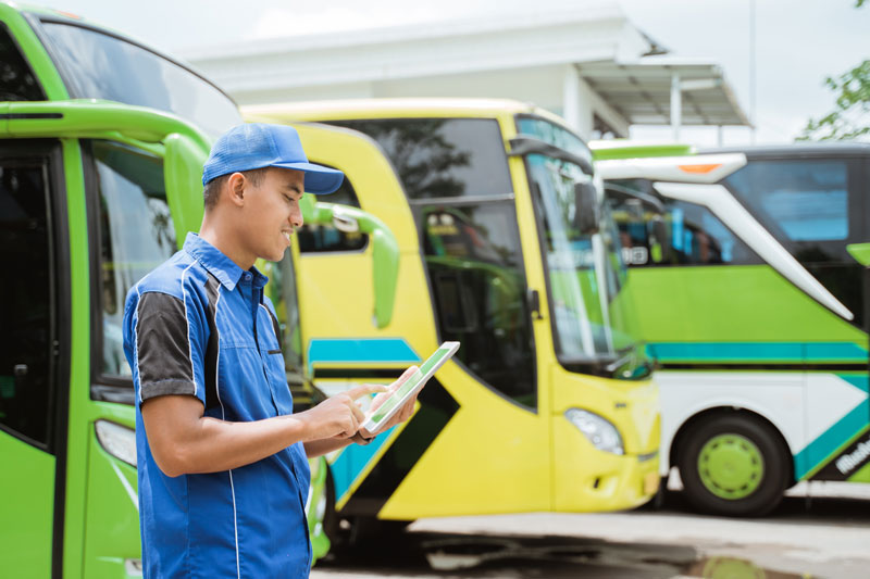 Digital processes in bus operations – remote tachograph downloads and automated data collection simplify daily work.